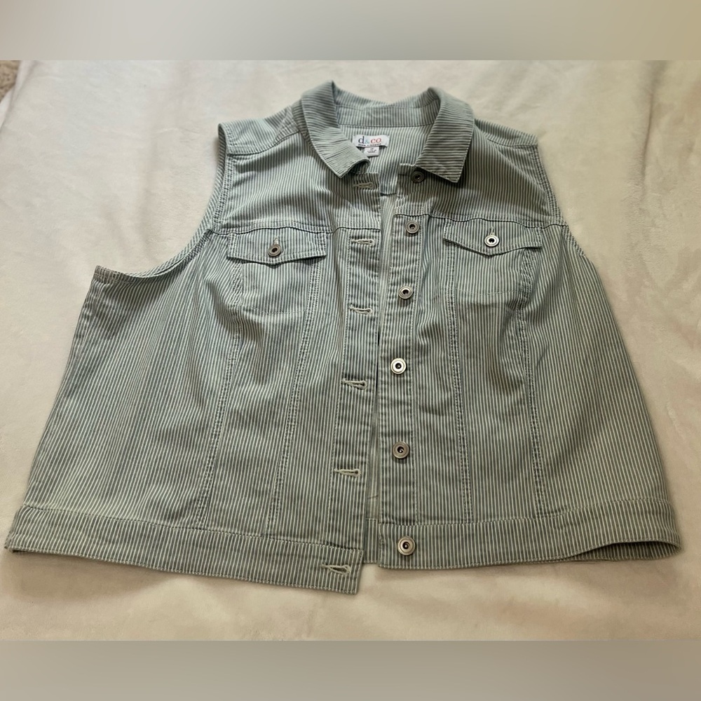 d&co. denim + company pinstripe vest. 1X GUC
